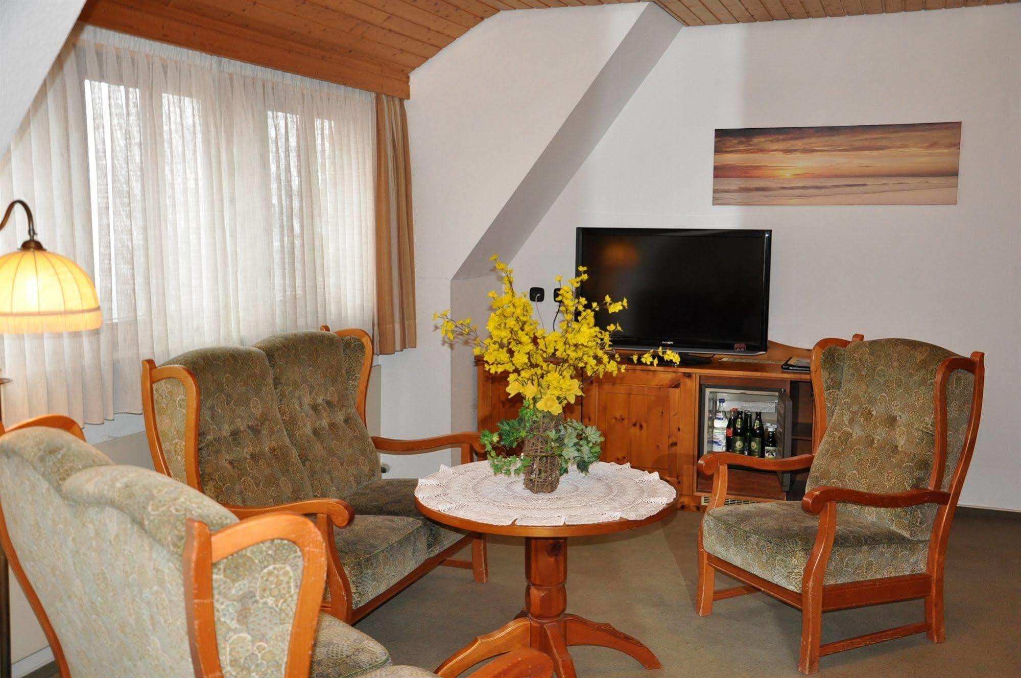 Hotel Und Restaurant Lamm Giengen an der Brenz Экстерьер фото